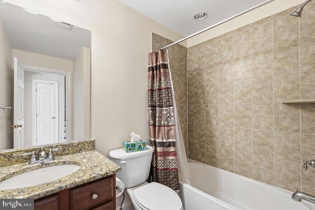 7976 VIGNE COURT