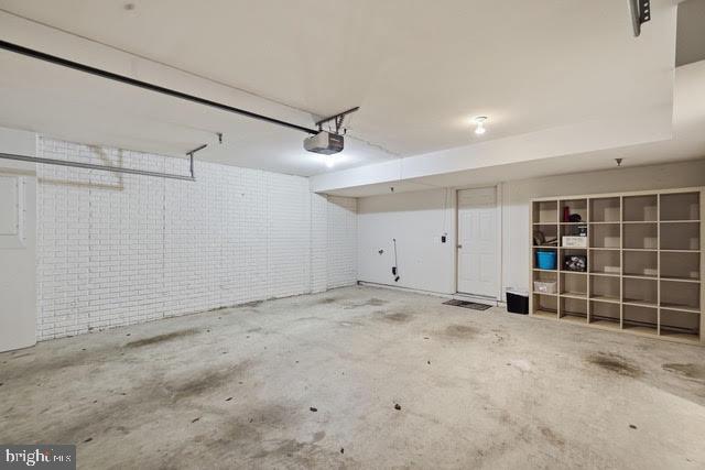 7976 VIGNE COURT
