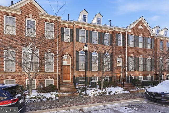 7976 VIGNE COURT
