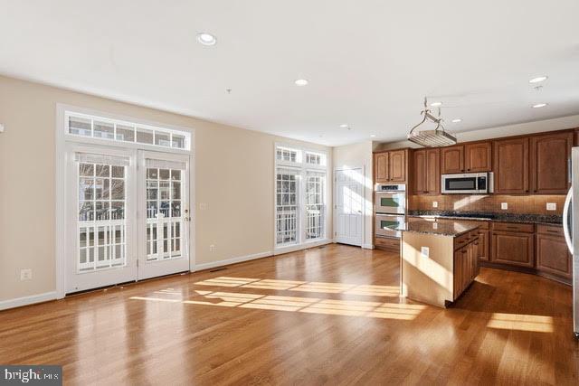 7976 VIGNE COURT