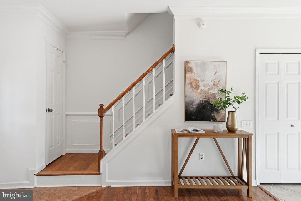 3715 HAMPTON COURT