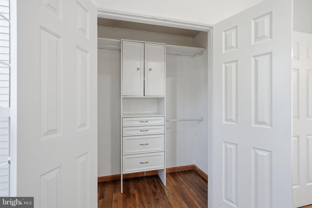 3715 HAMPTON COURT