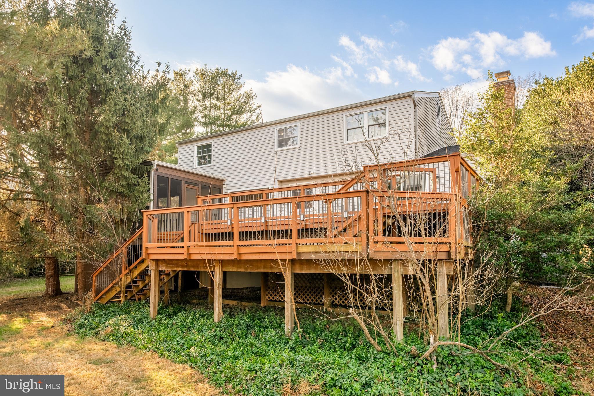 909 CANTLE LANE