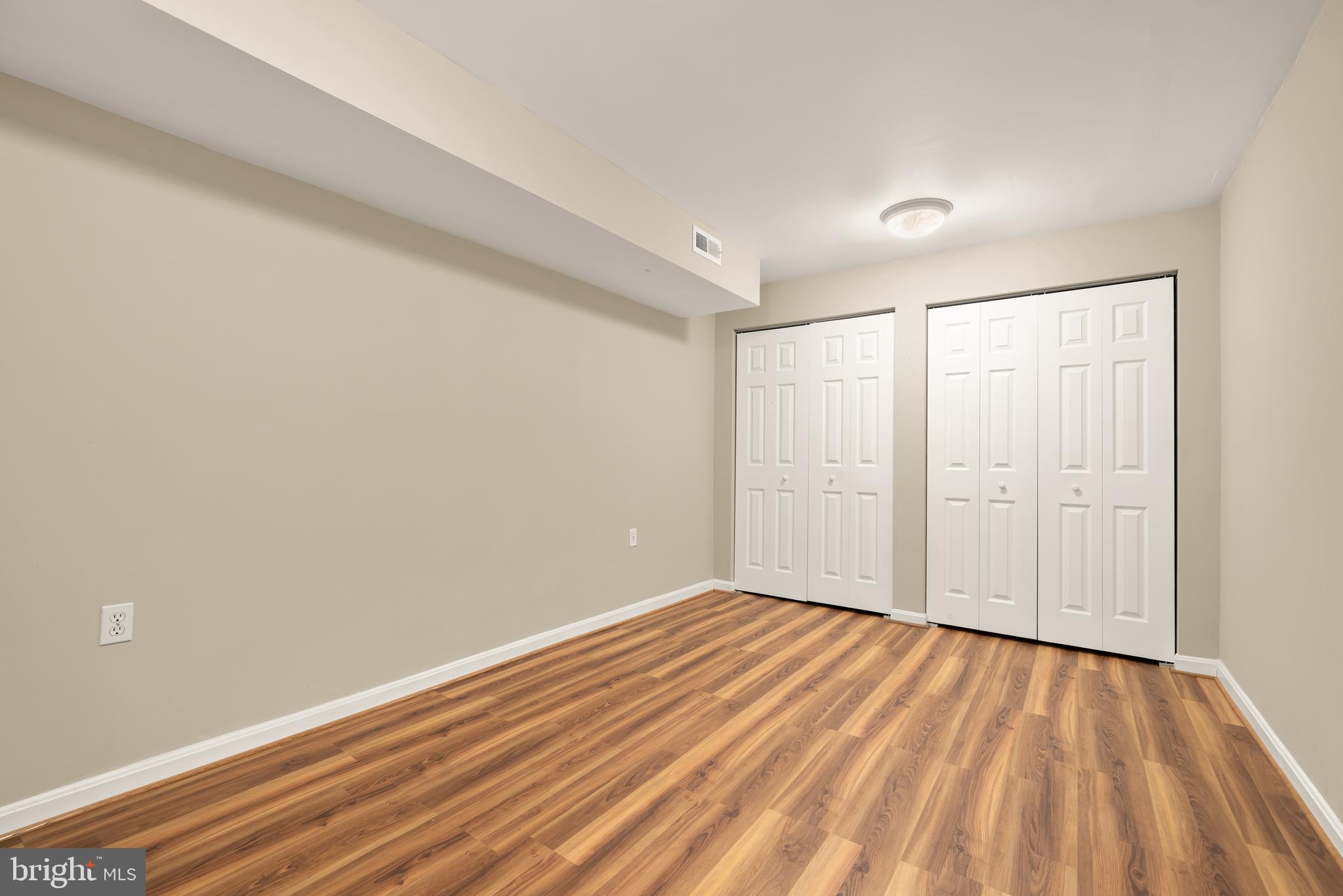 909 CANTLE LANE