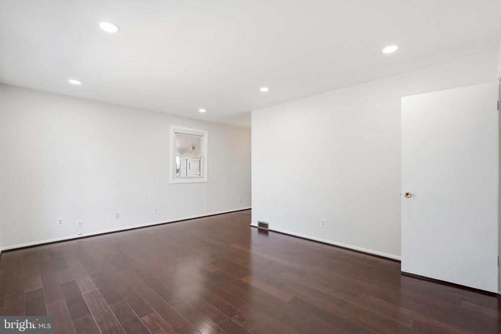 4811 WILBY COURT