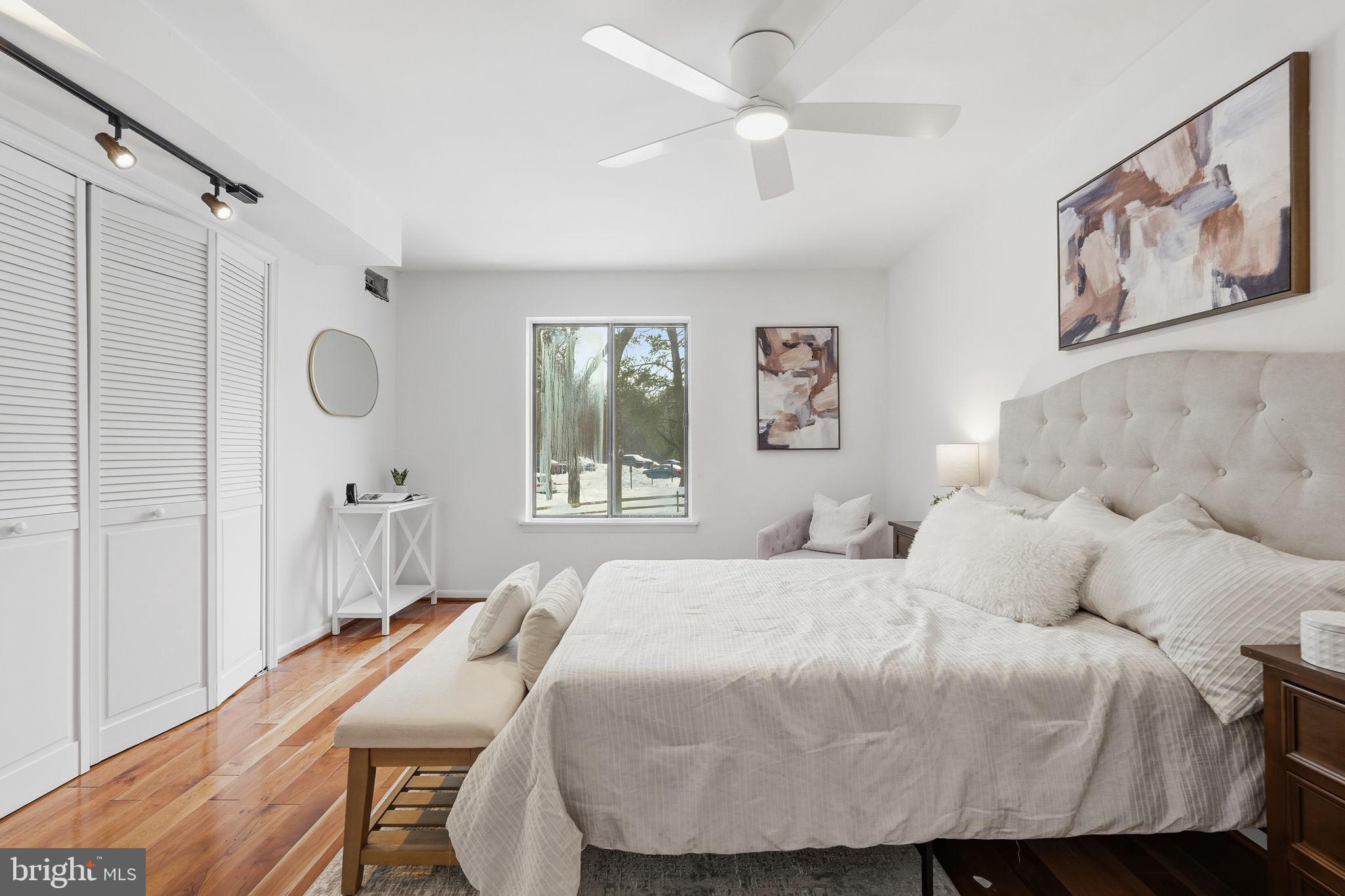 2850 DOVER LANE 201