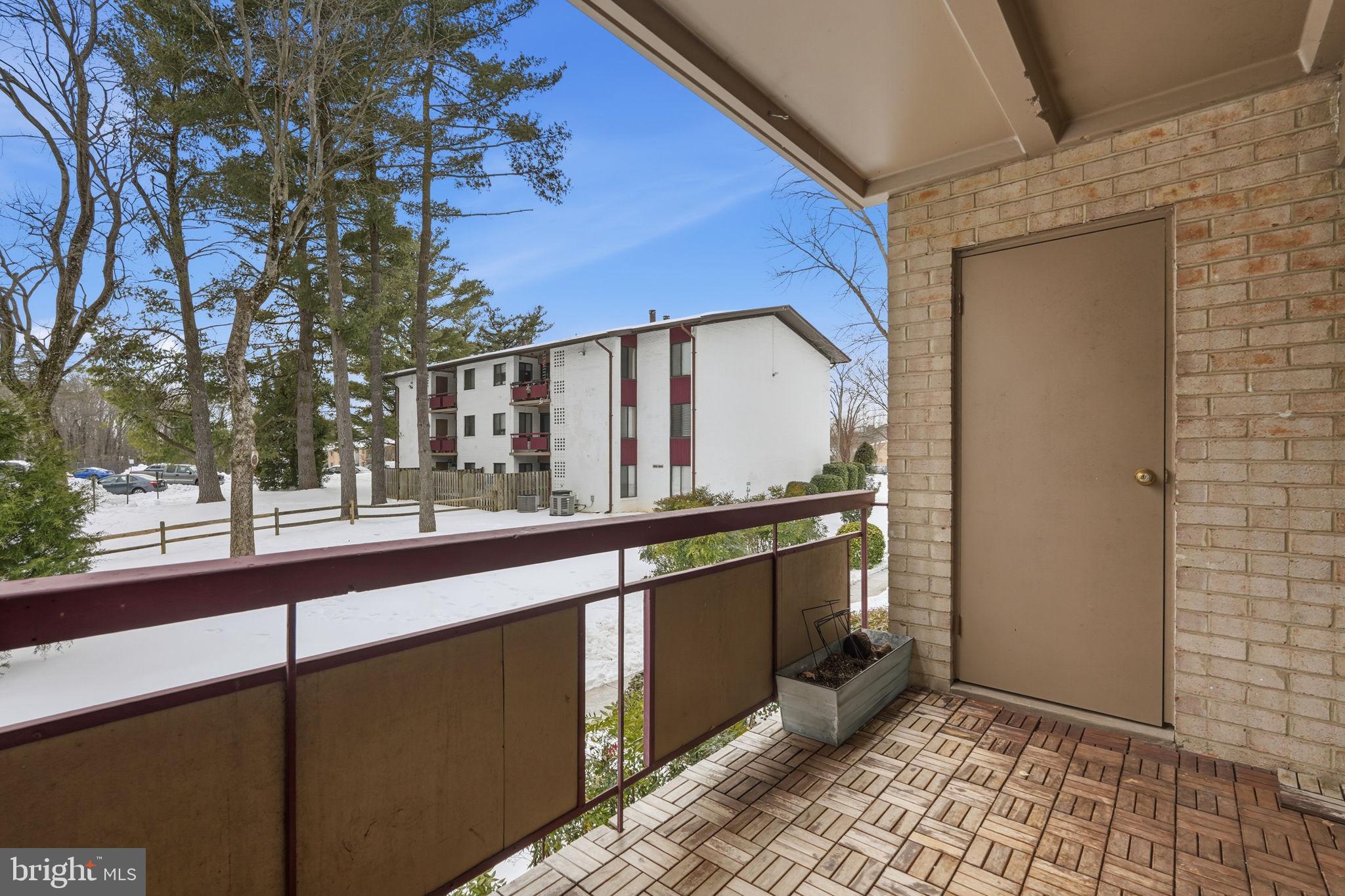 2850 DOVER LANE 201
