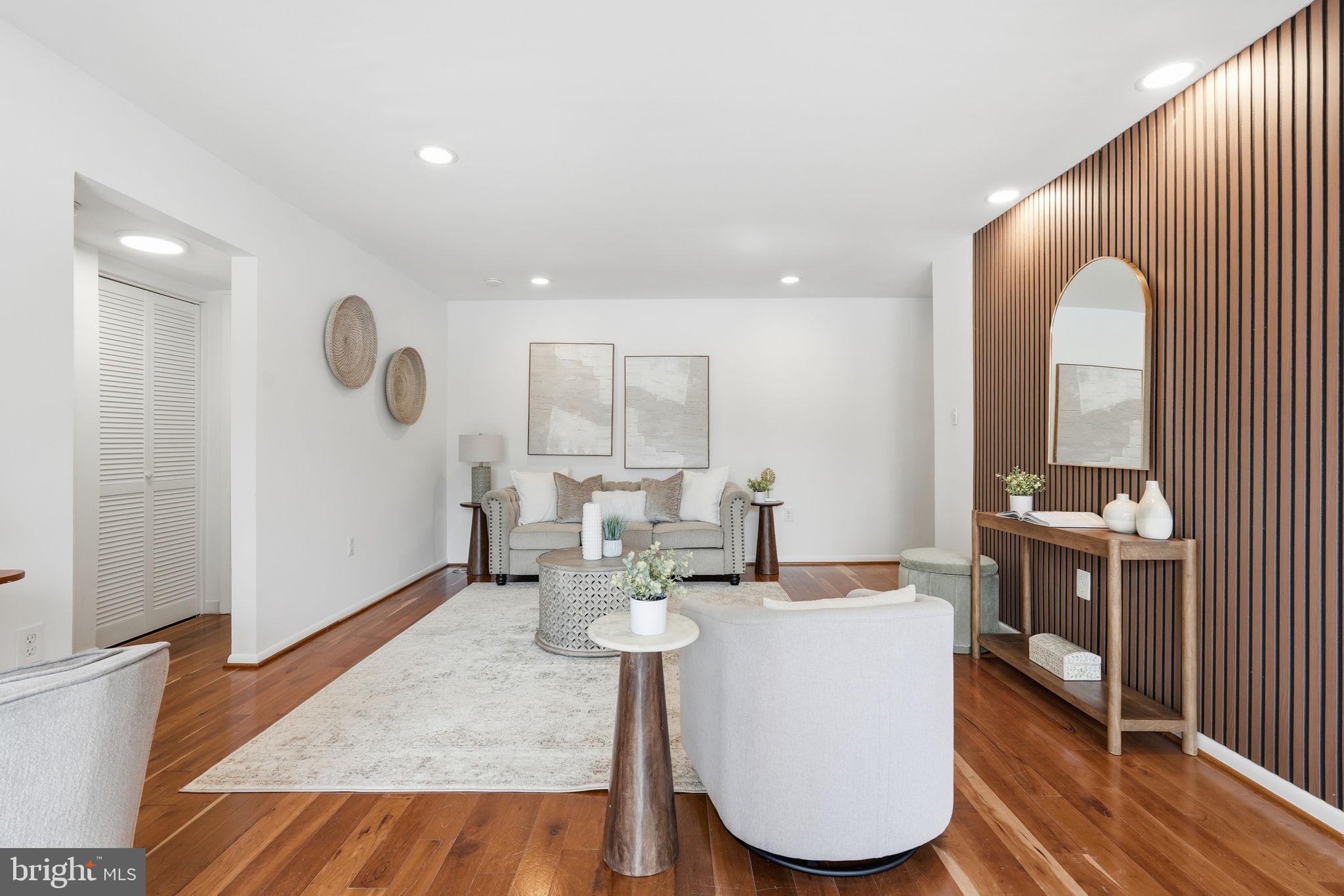 2850 DOVER LANE 201