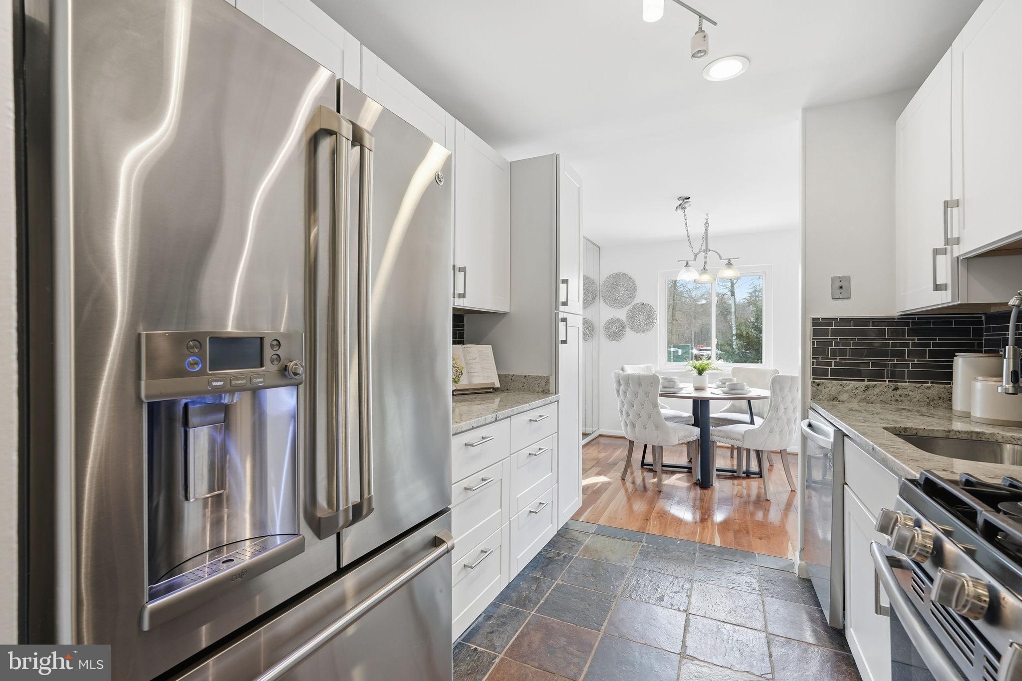 2850 DOVER LANE 201
