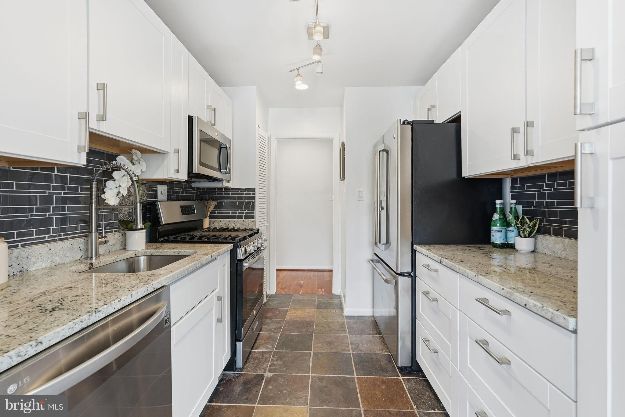 2850 DOVER LANE 201