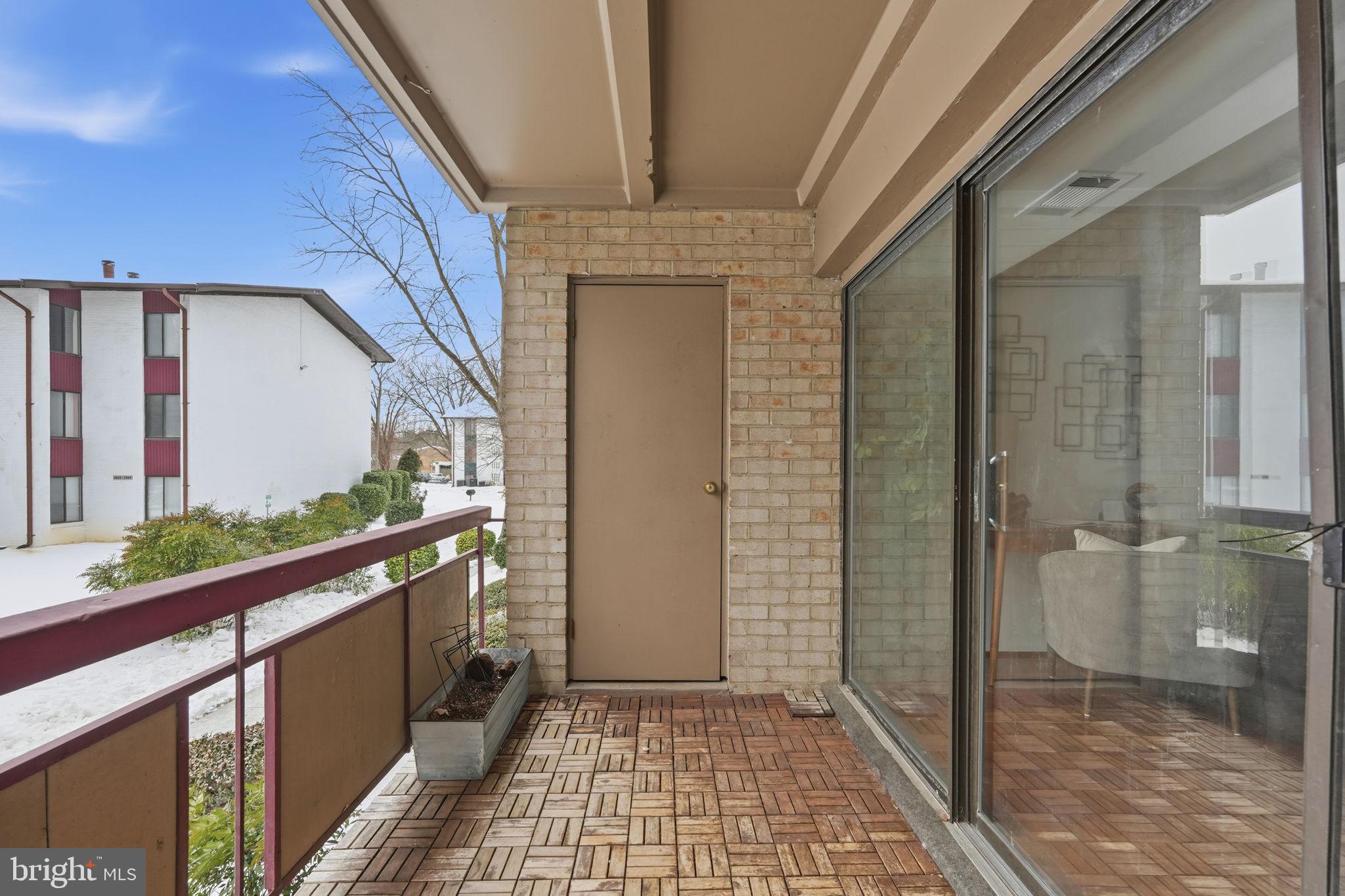 2850 DOVER LANE 201