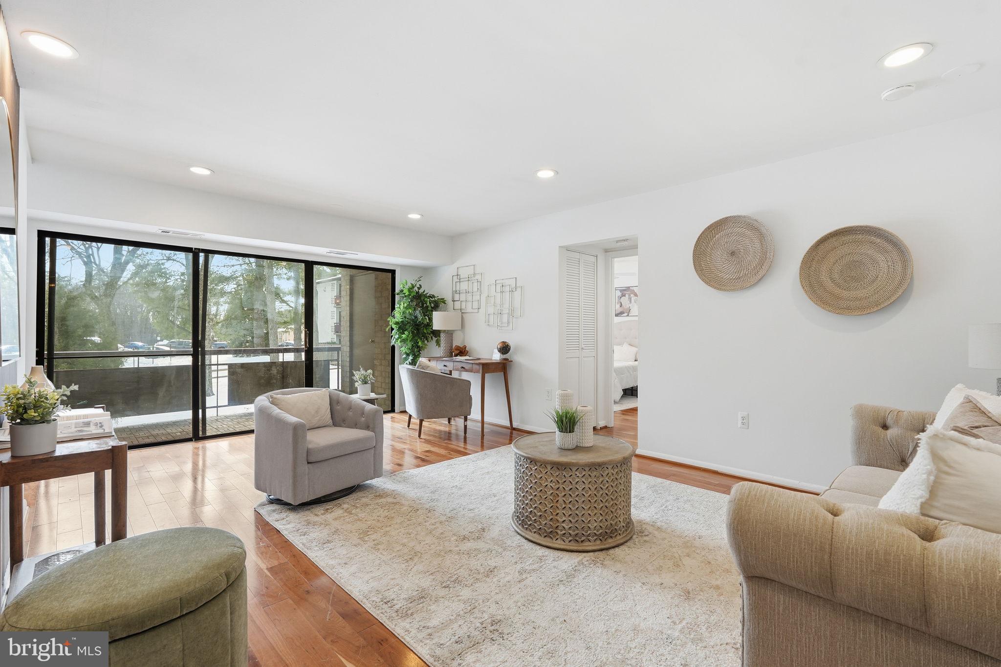 2850 DOVER LANE 201