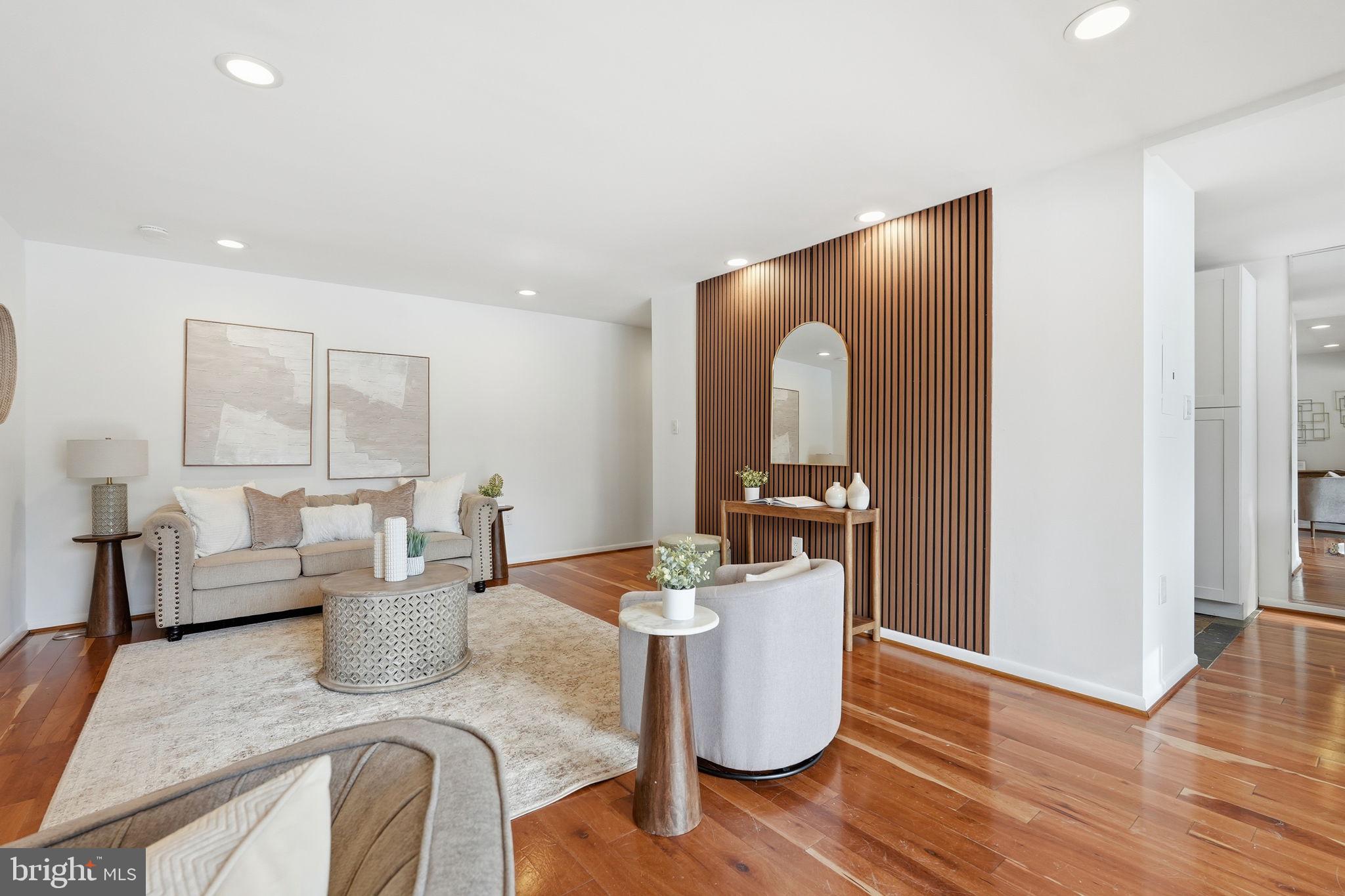 2850 DOVER LANE 201
