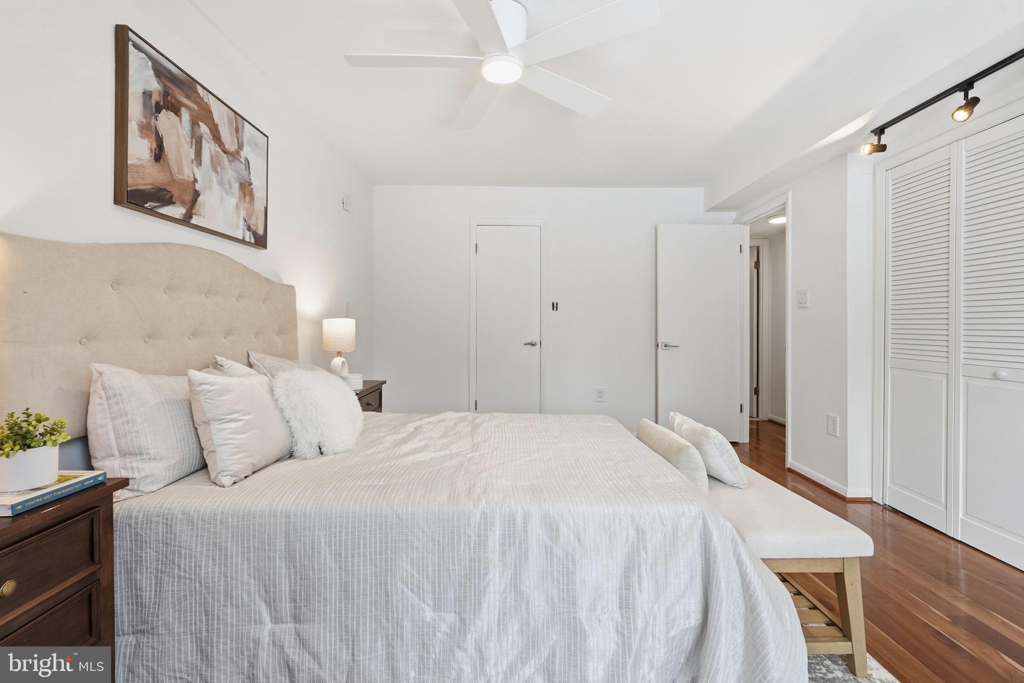 2850 DOVER LANE 201