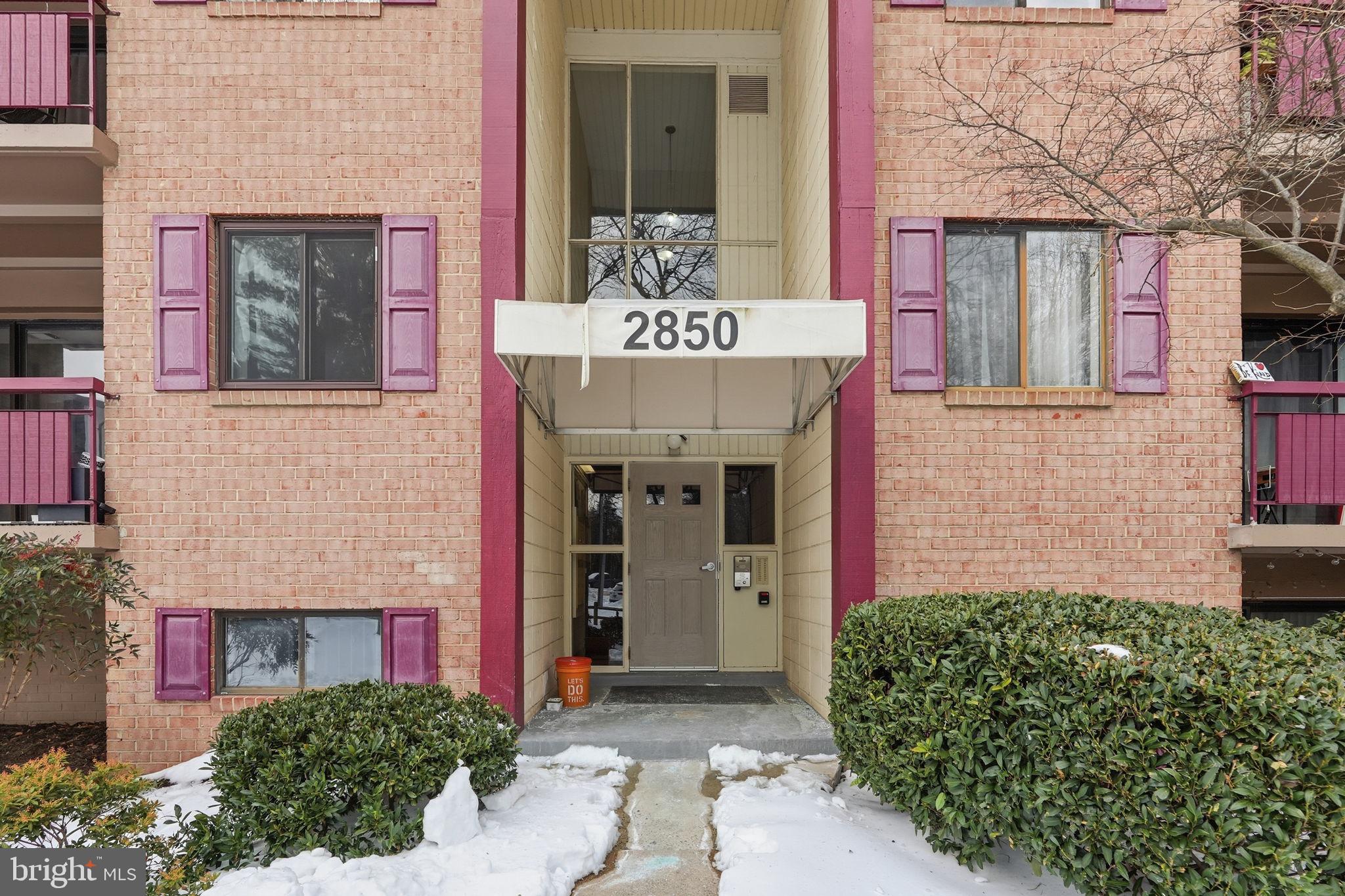 2850 DOVER LANE 201
