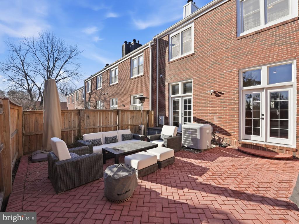 8503 JEFFERSONIAN COURT