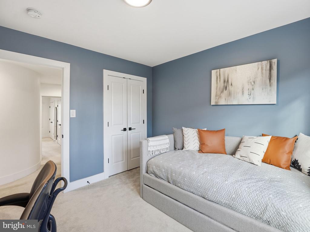8503 JEFFERSONIAN COURT