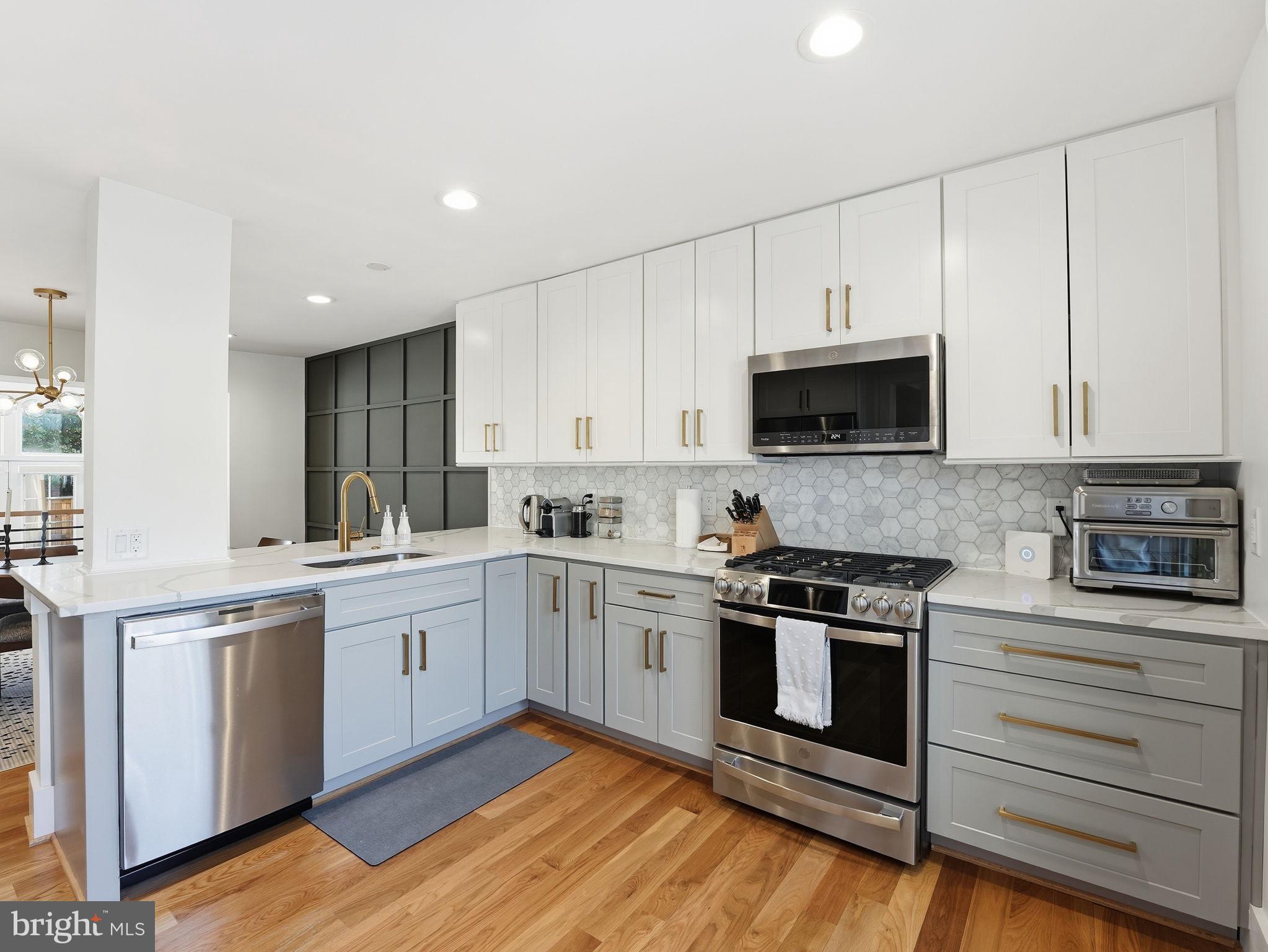 8503 JEFFERSONIAN COURT