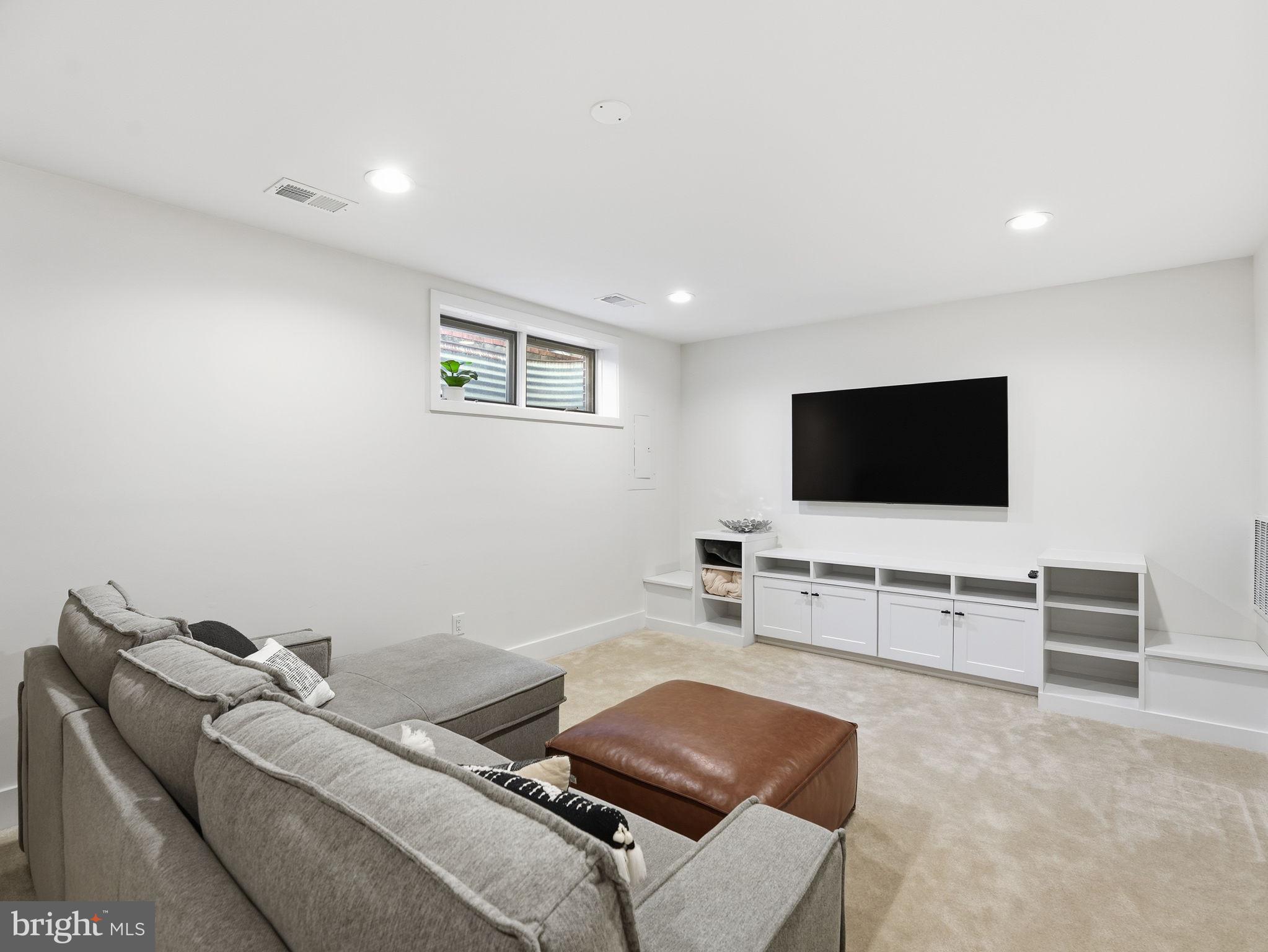 8503 JEFFERSONIAN COURT