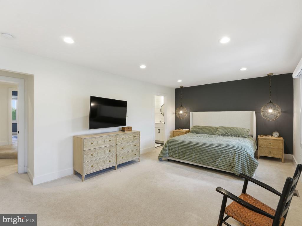 8503 JEFFERSONIAN COURT