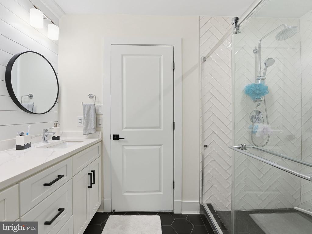 8503 JEFFERSONIAN COURT
