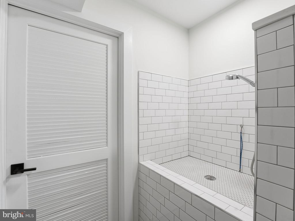 8503 JEFFERSONIAN COURT