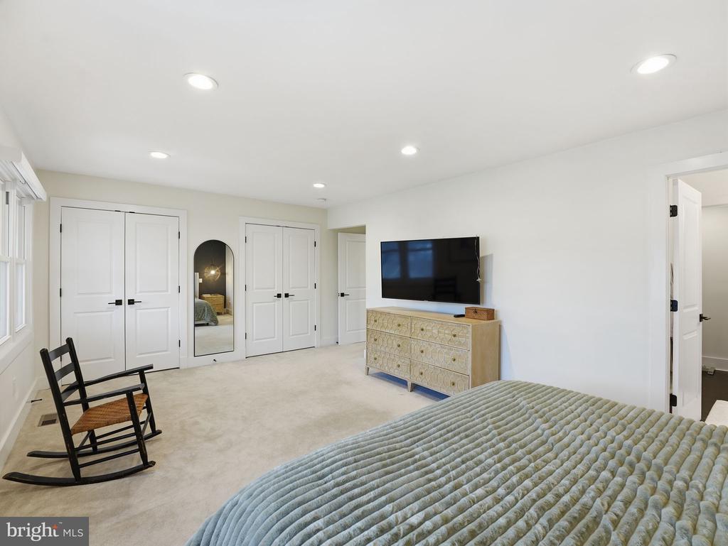 8503 JEFFERSONIAN COURT