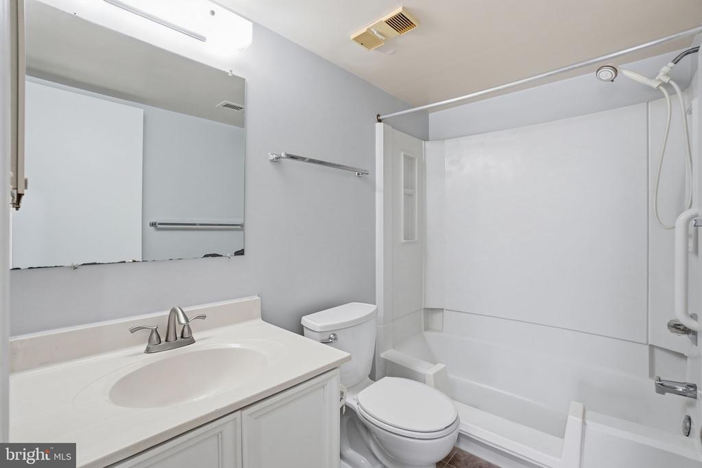 5902 COVE LANDING ROAD 203