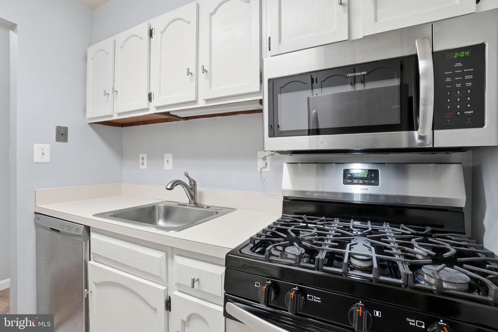 5902 COVE LANDING ROAD 203