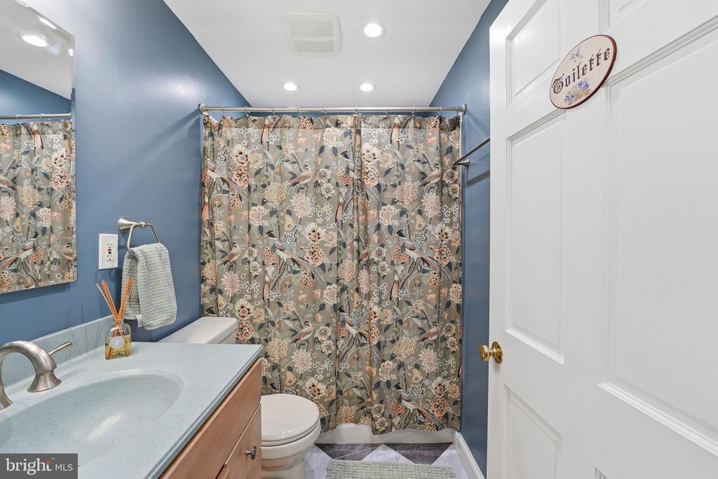 7001 ARBOR LANE