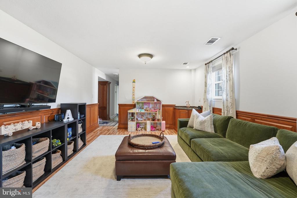 7001 ARBOR LANE