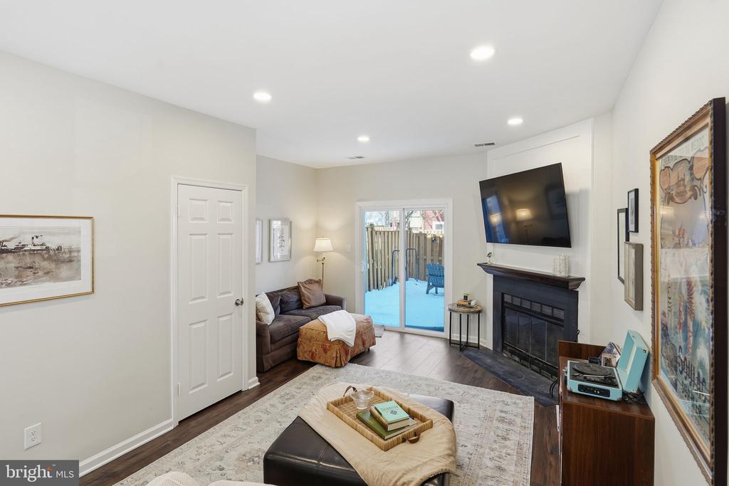 2114 WHISPERWOOD GLEN LANE
