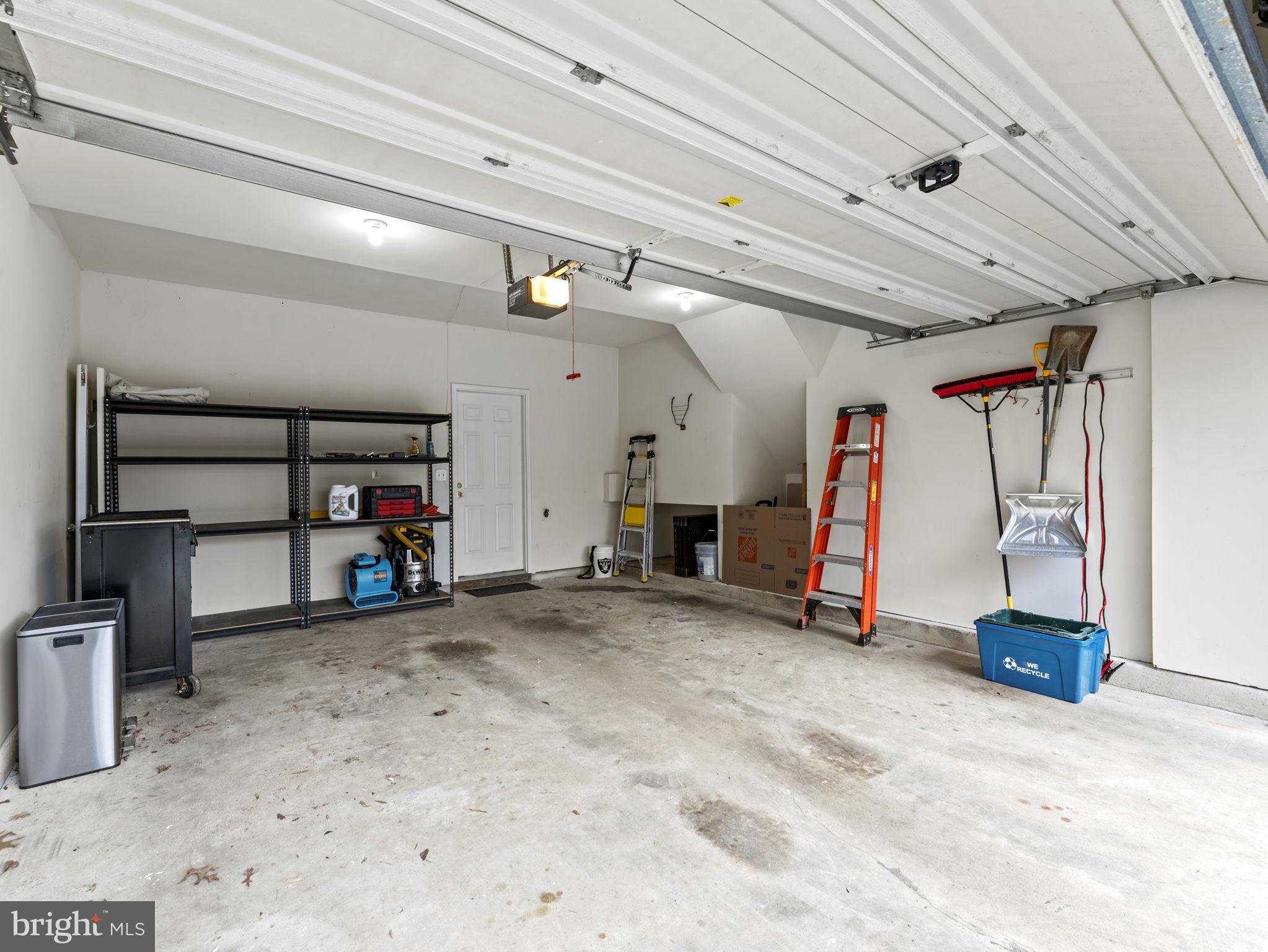 8873 ROYAL DOULTON LANE