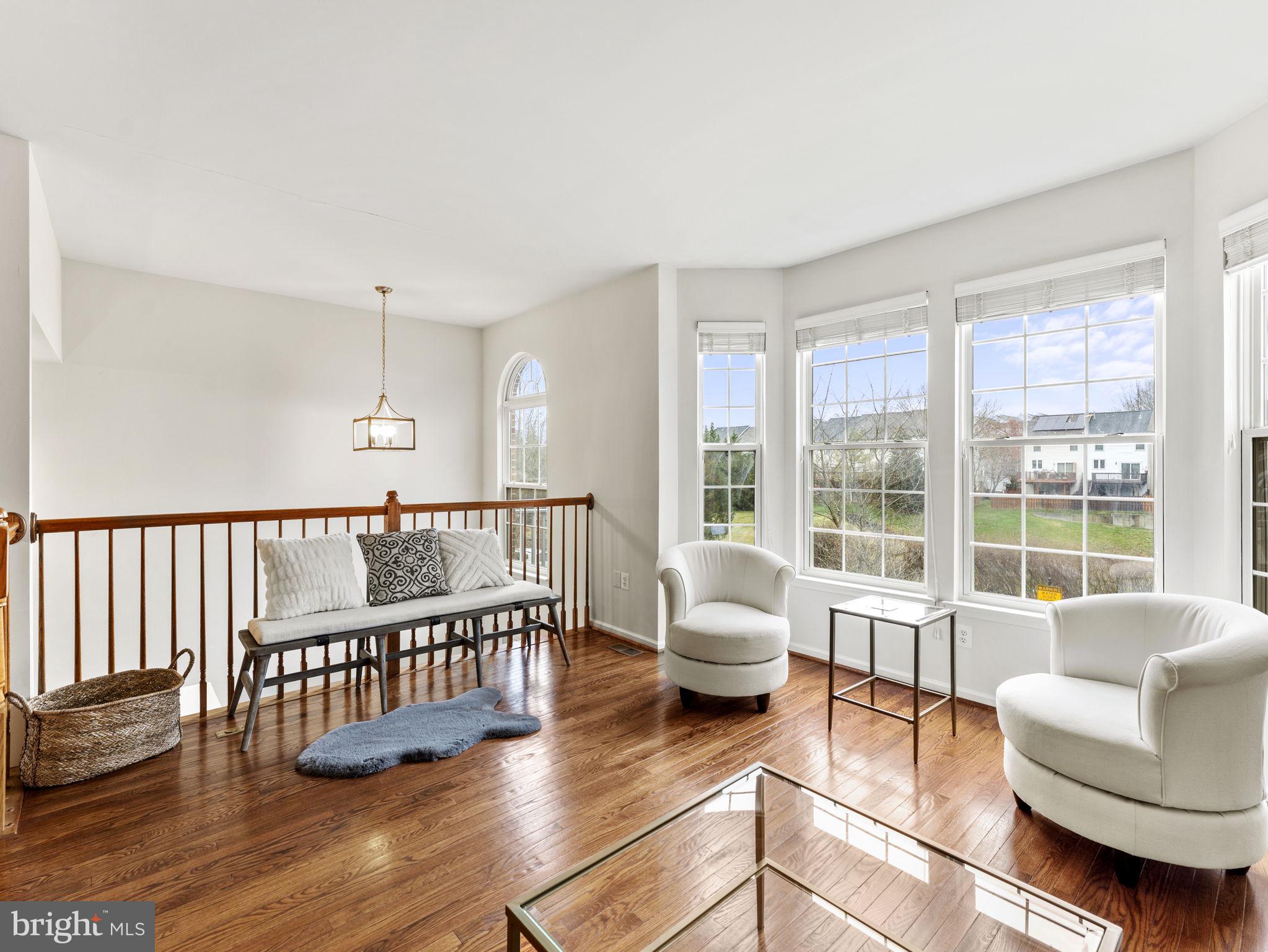 8873 ROYAL DOULTON LANE