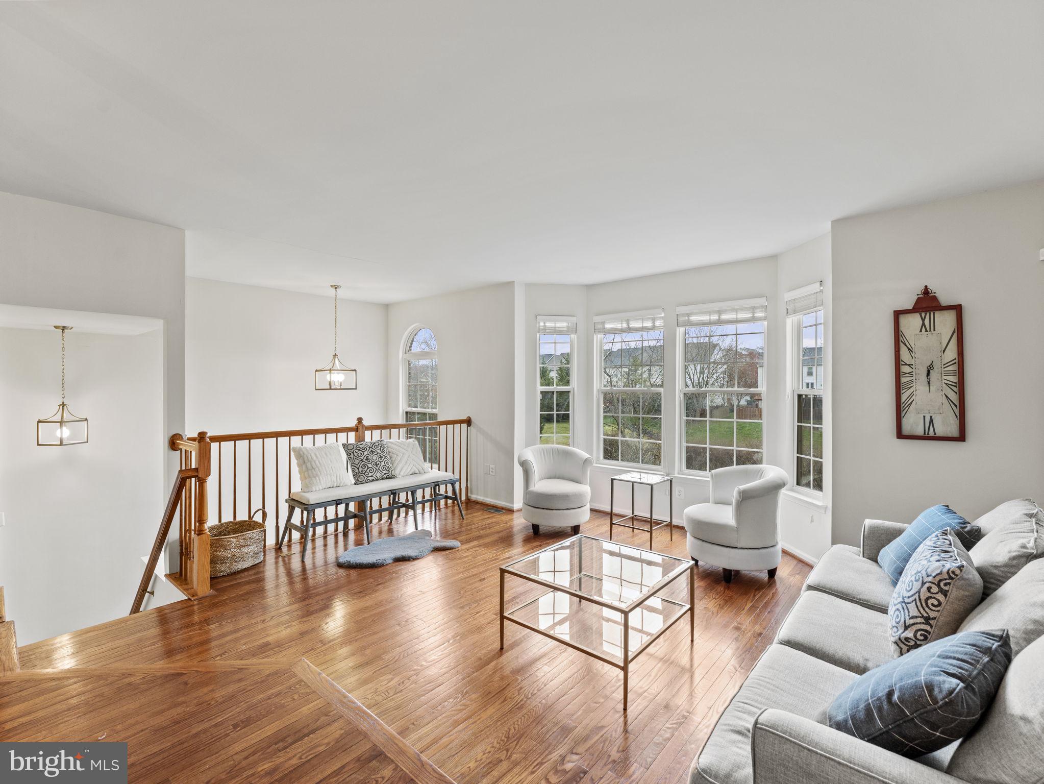 8873 ROYAL DOULTON LANE