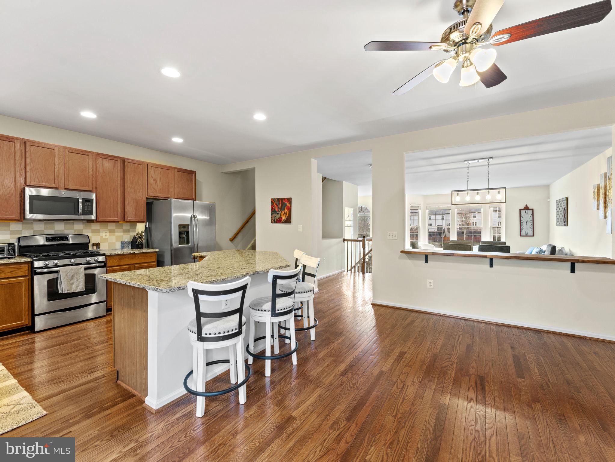 8873 ROYAL DOULTON LANE