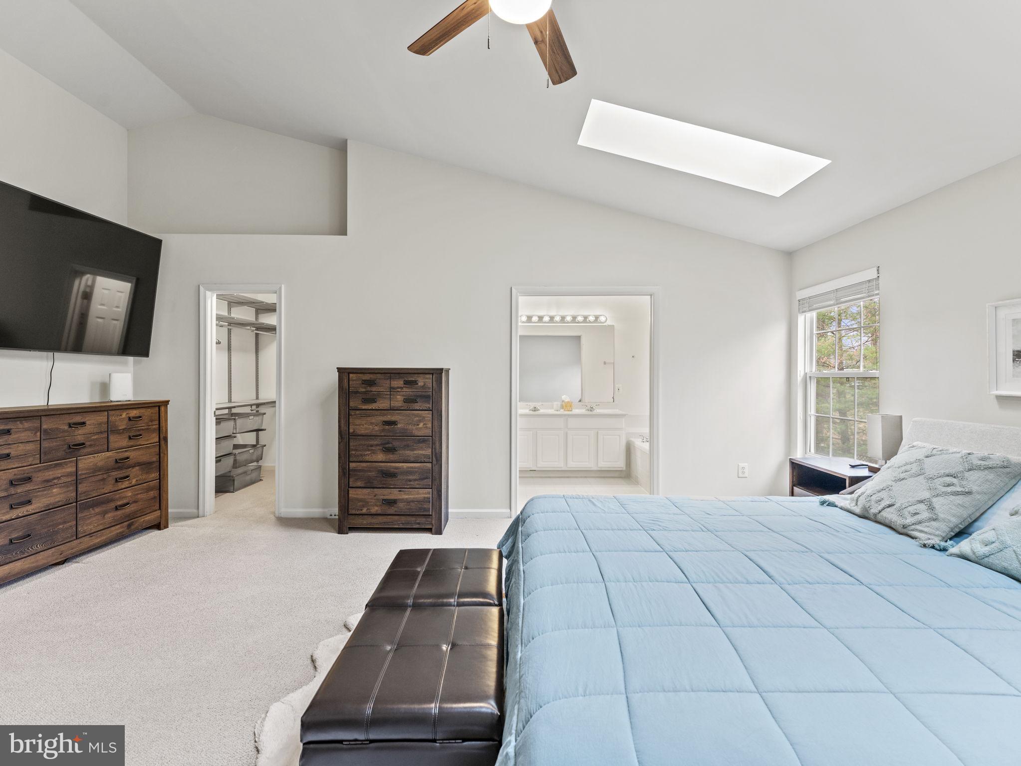8873 ROYAL DOULTON LANE