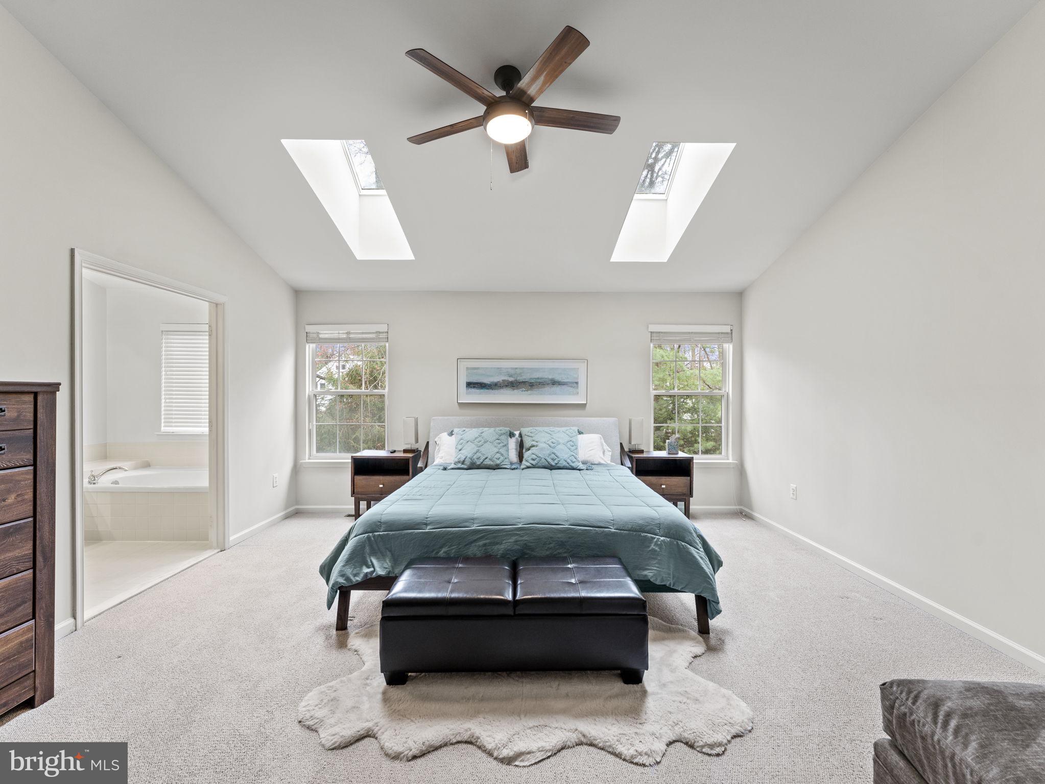 8873 ROYAL DOULTON LANE