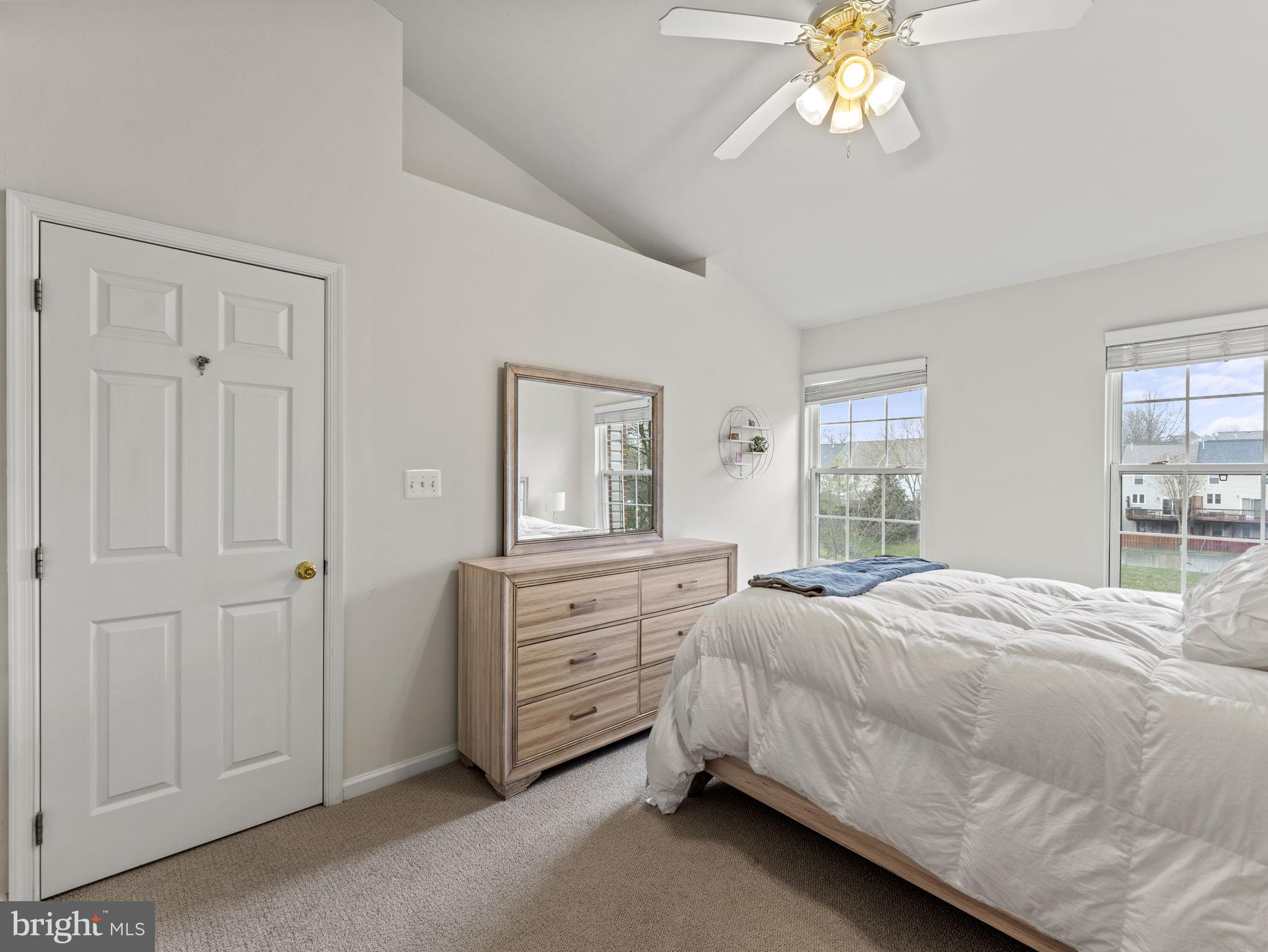 8873 ROYAL DOULTON LANE