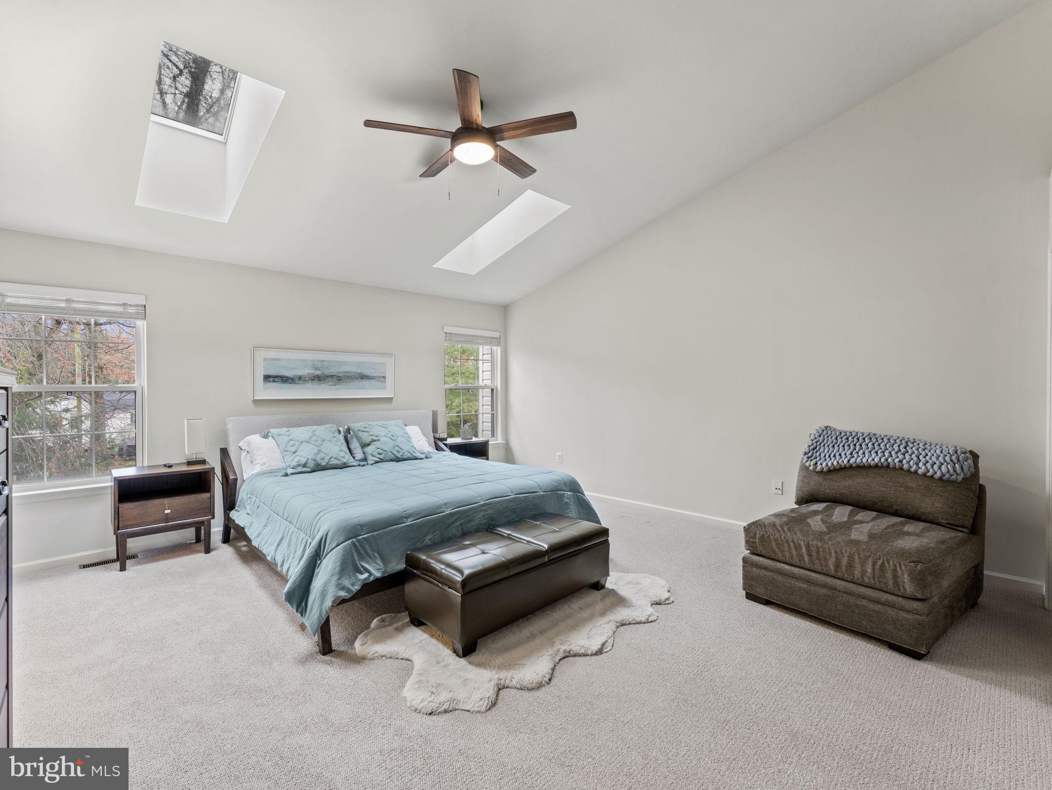 8873 ROYAL DOULTON LANE