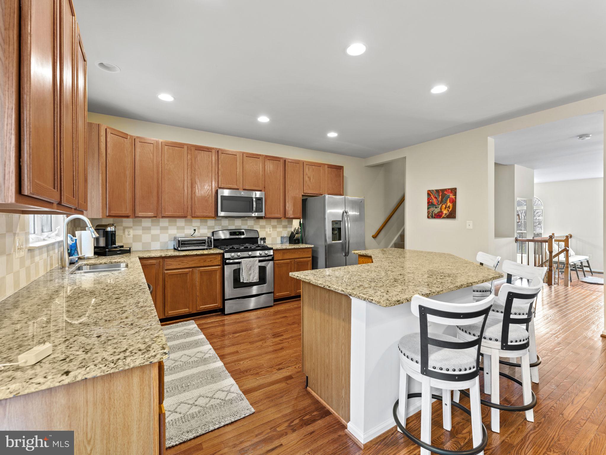 8873 ROYAL DOULTON LANE