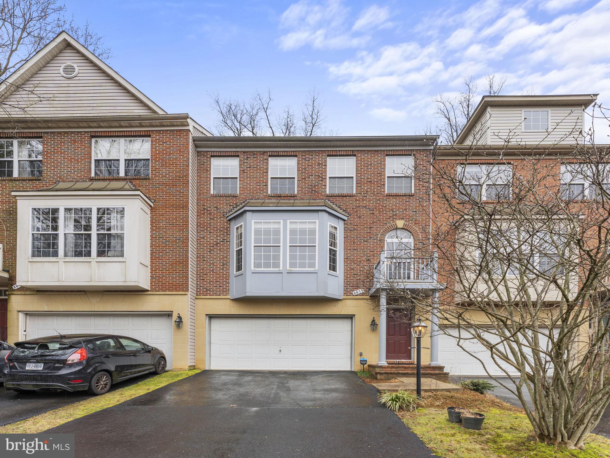 8873 ROYAL DOULTON LANE