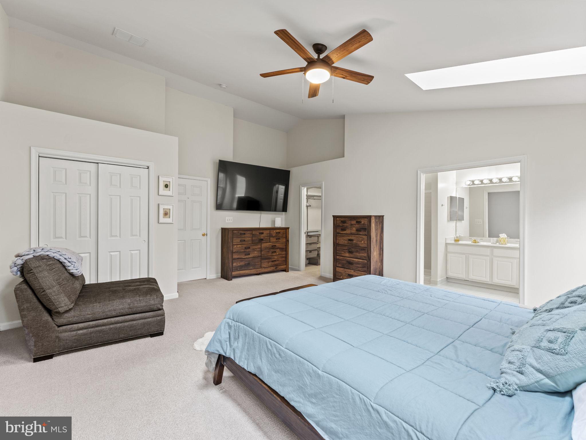 8873 ROYAL DOULTON LANE
