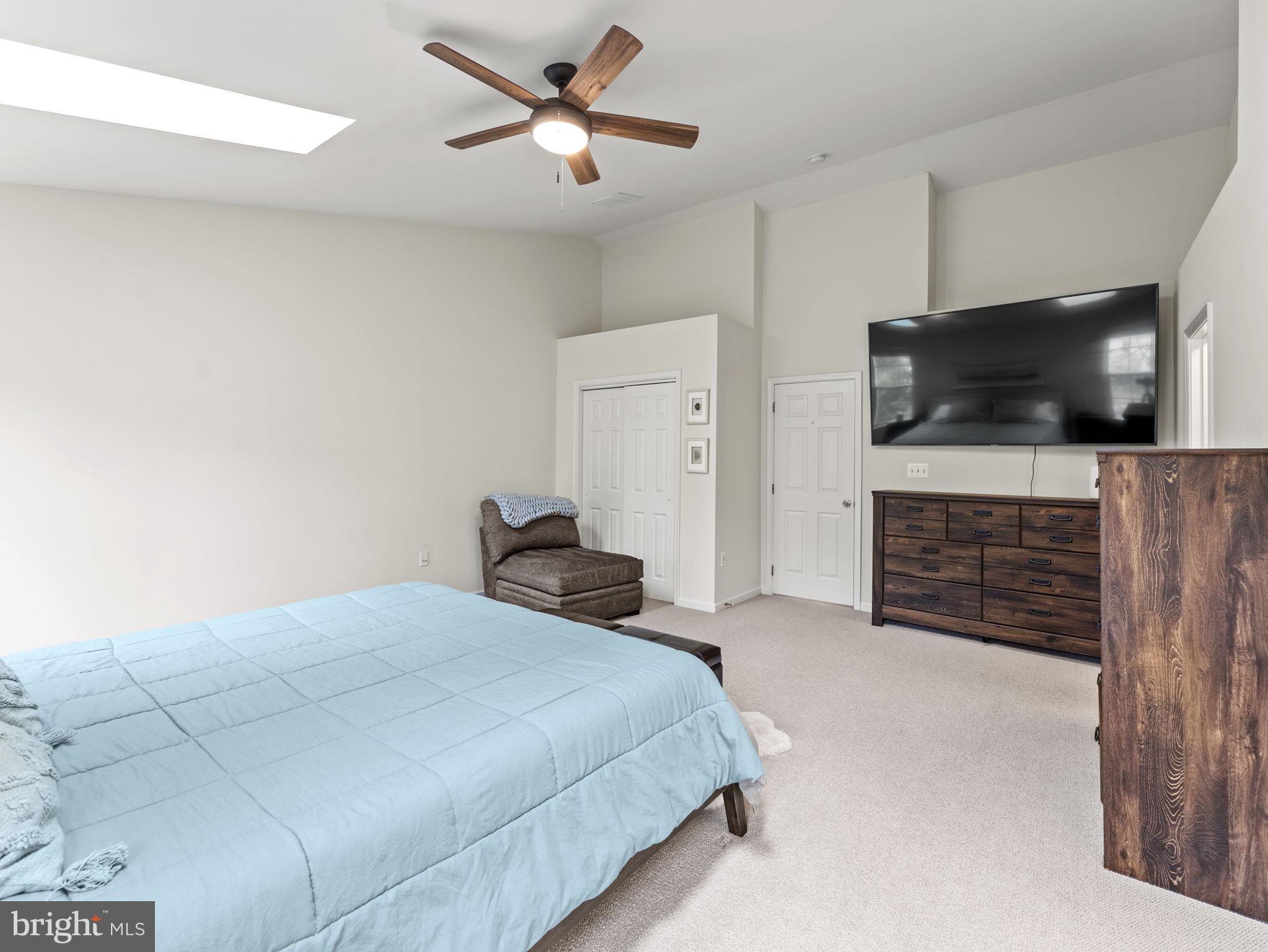 8873 ROYAL DOULTON LANE