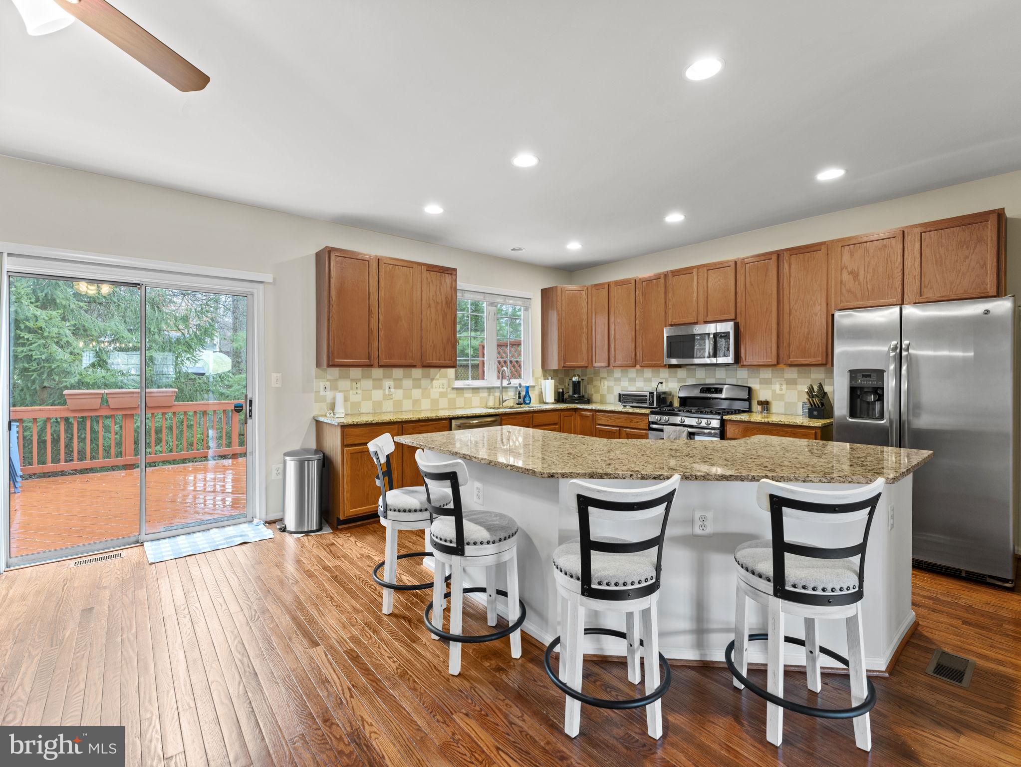 8873 ROYAL DOULTON LANE