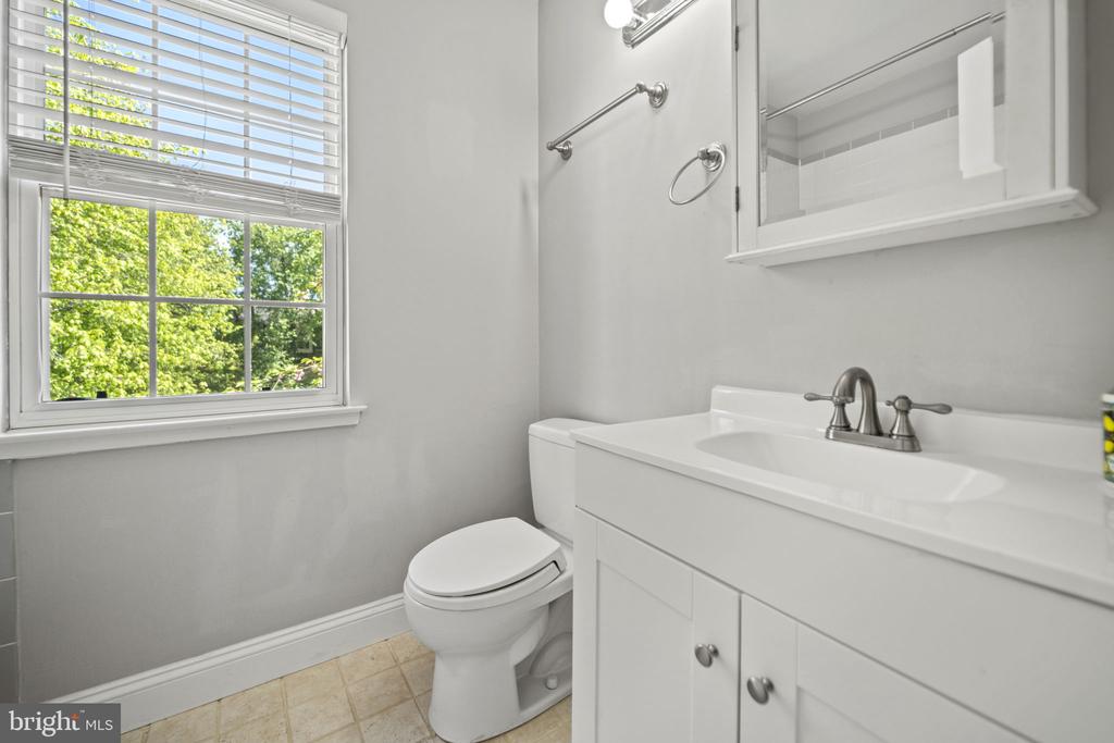 2362 HUNTERS SQUARE COURT
