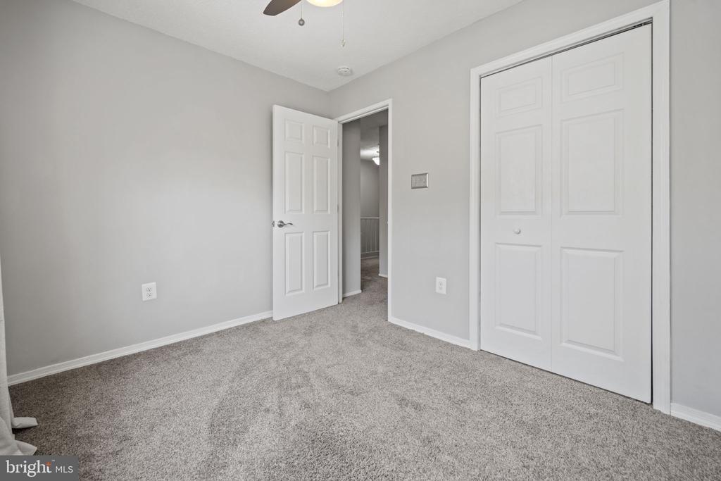 2362 HUNTERS SQUARE COURT
