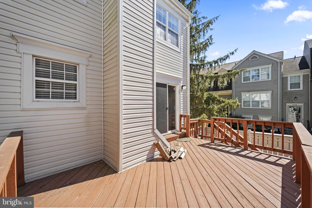 2362 HUNTERS SQUARE COURT