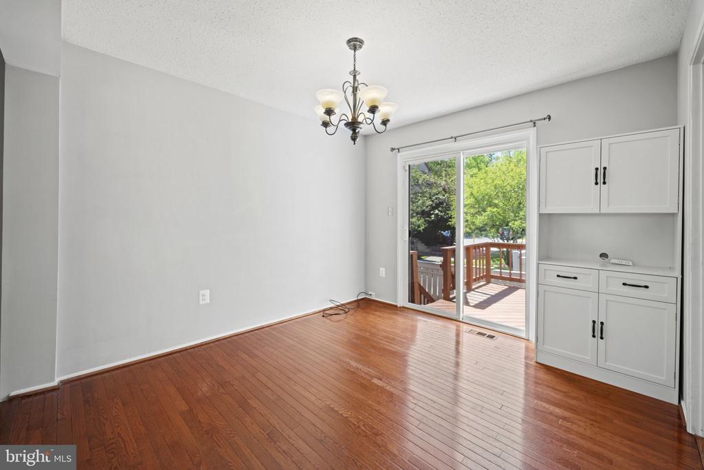 2362 HUNTERS SQUARE COURT