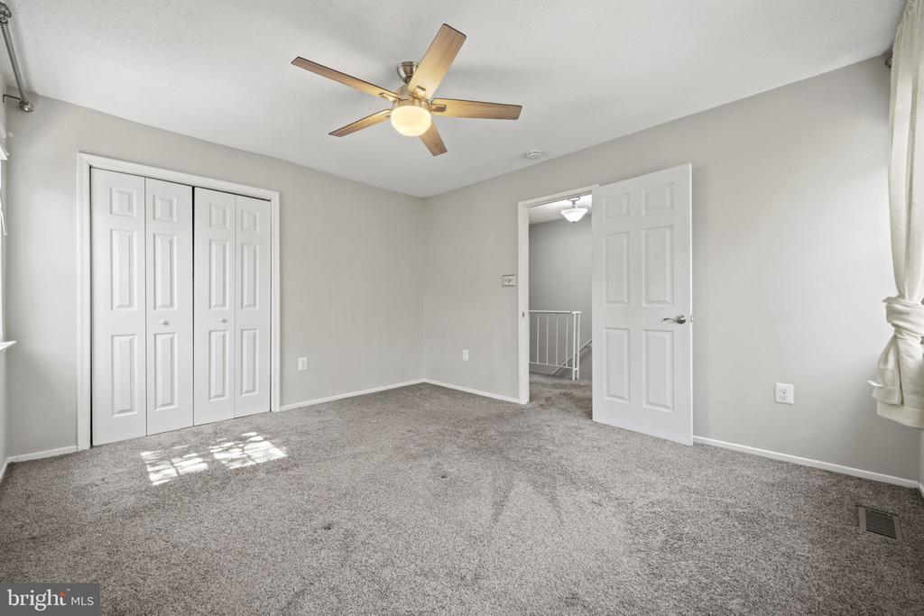 2362 HUNTERS SQUARE COURT